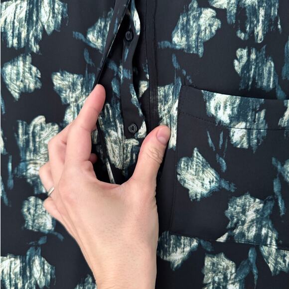 Simply Vera Vera Wang Women short-sleeve, partial button-down blouse Small Petit - Picture 6 of 11